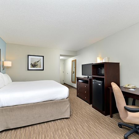 Holiday Inn Express Hotel & Suites Tampa-Rocky Point Island, An Ihg Hotel Esterno foto